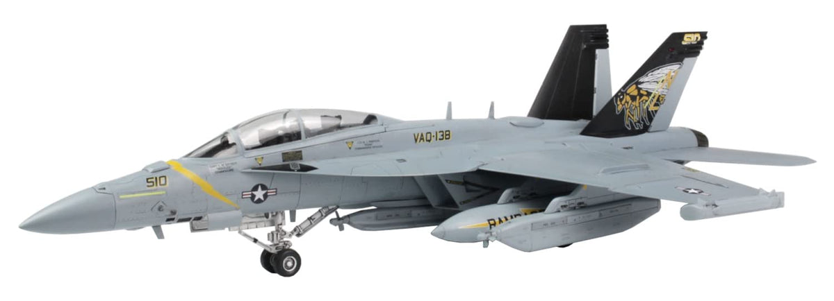 Platz / Italeri TPA-17 1/48 US Navy EA-18G Growler VAQ-138 Yellow Jackets Plastic Model, Molded Color