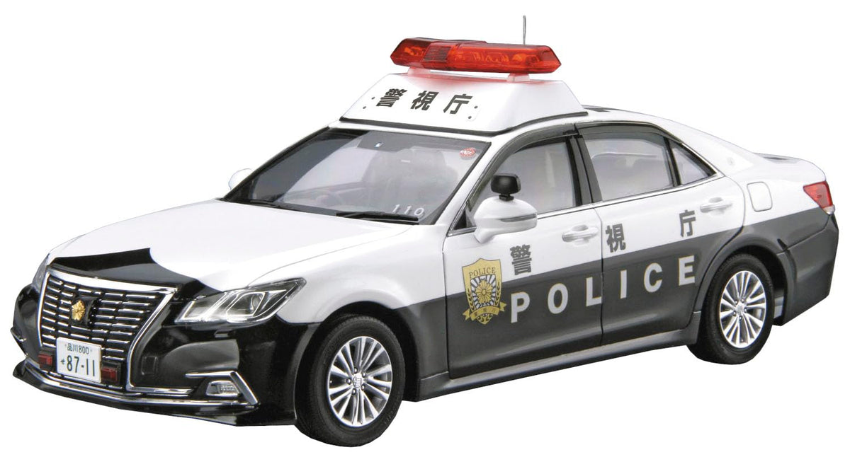 Aoshima Toyota GRS210 Crown Patrol Car for Patrol ’16 1:24 Scale Model
