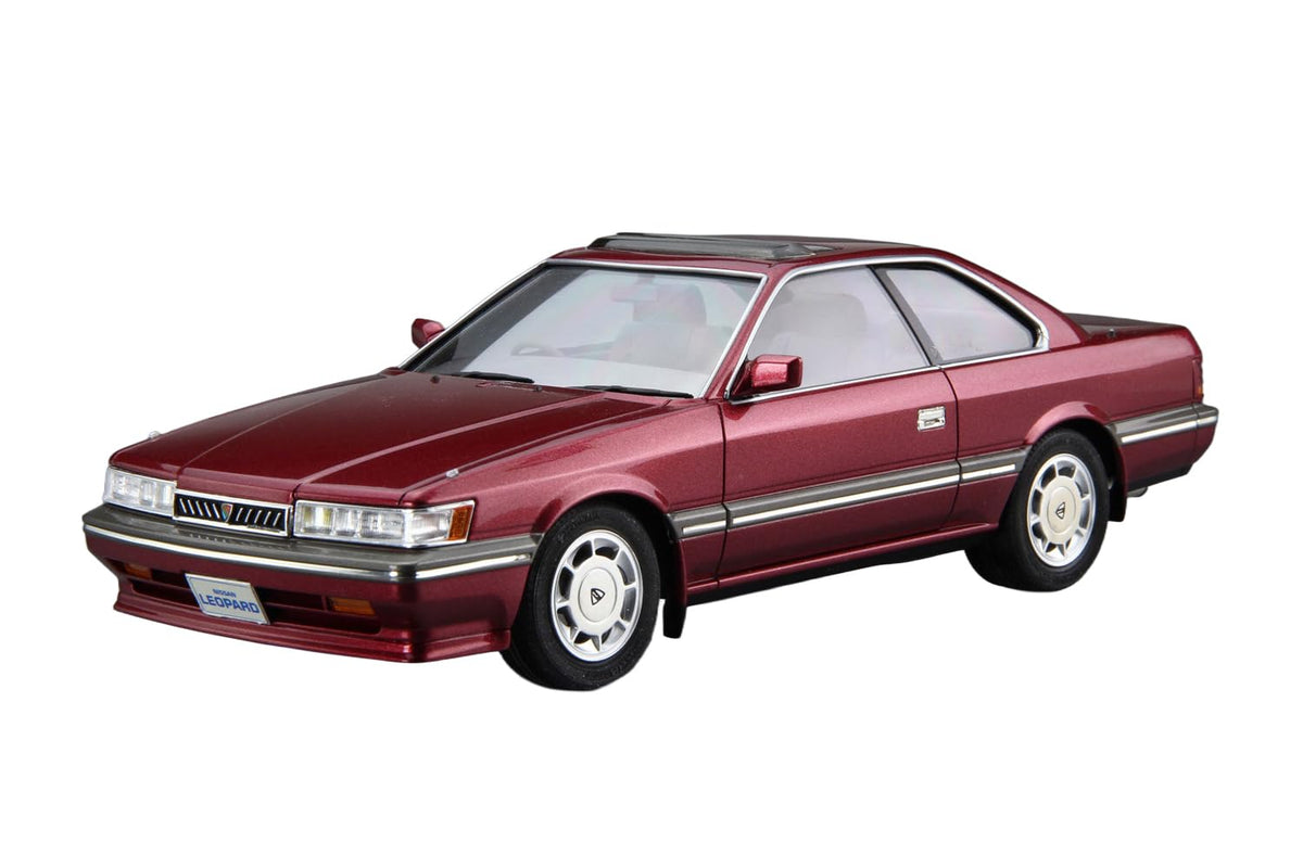 Aoshima Nissan UF31 Leopard 3.0 Altima '86 1/24 Scale Plastic Model