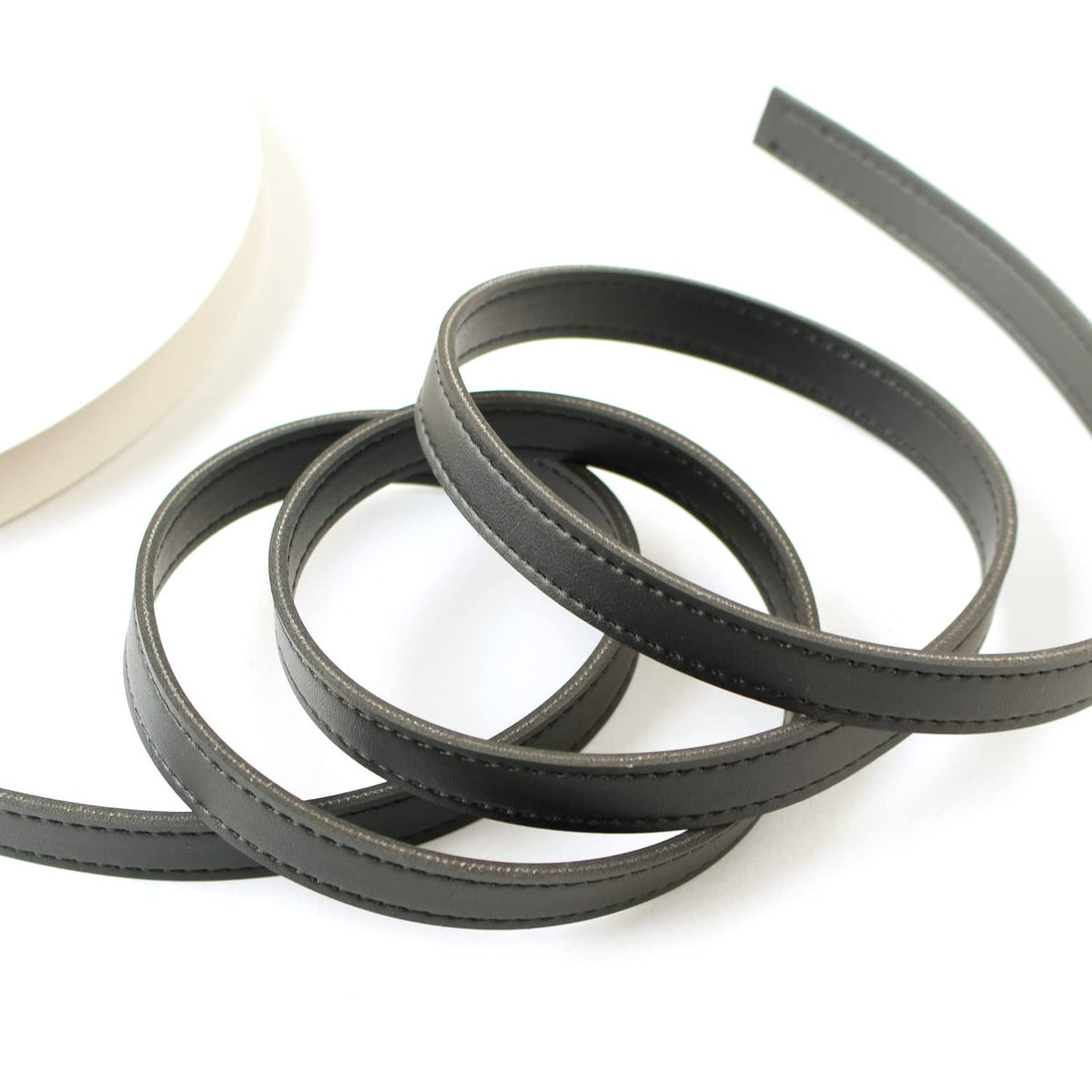 日本紐釦貿易(Nippon Chuko) Faux Smooth Synthetic Leather Tape, Black
