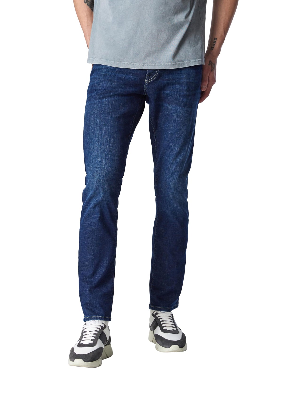 Mavi Jake Men's Regular Rise Slim Leg Jeans, Slim Fit Jeans for Men, Mid Organic Move, Medium Wash Blue Men's Sustainable Jeans, 32 x 30