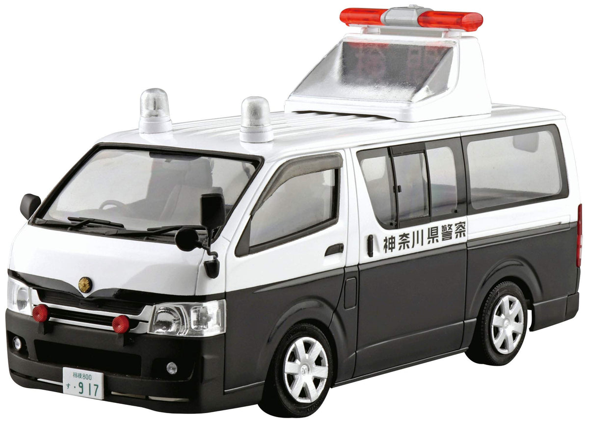 Aoshima Toyota TRH200V Hiace ’07 1:24 Scale Model Kit