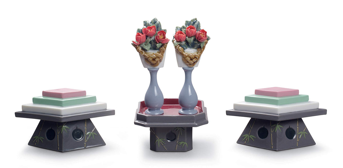 LLADRÓ Tables for Sweets and Peach Flowers Figurine. Porcelain Table.