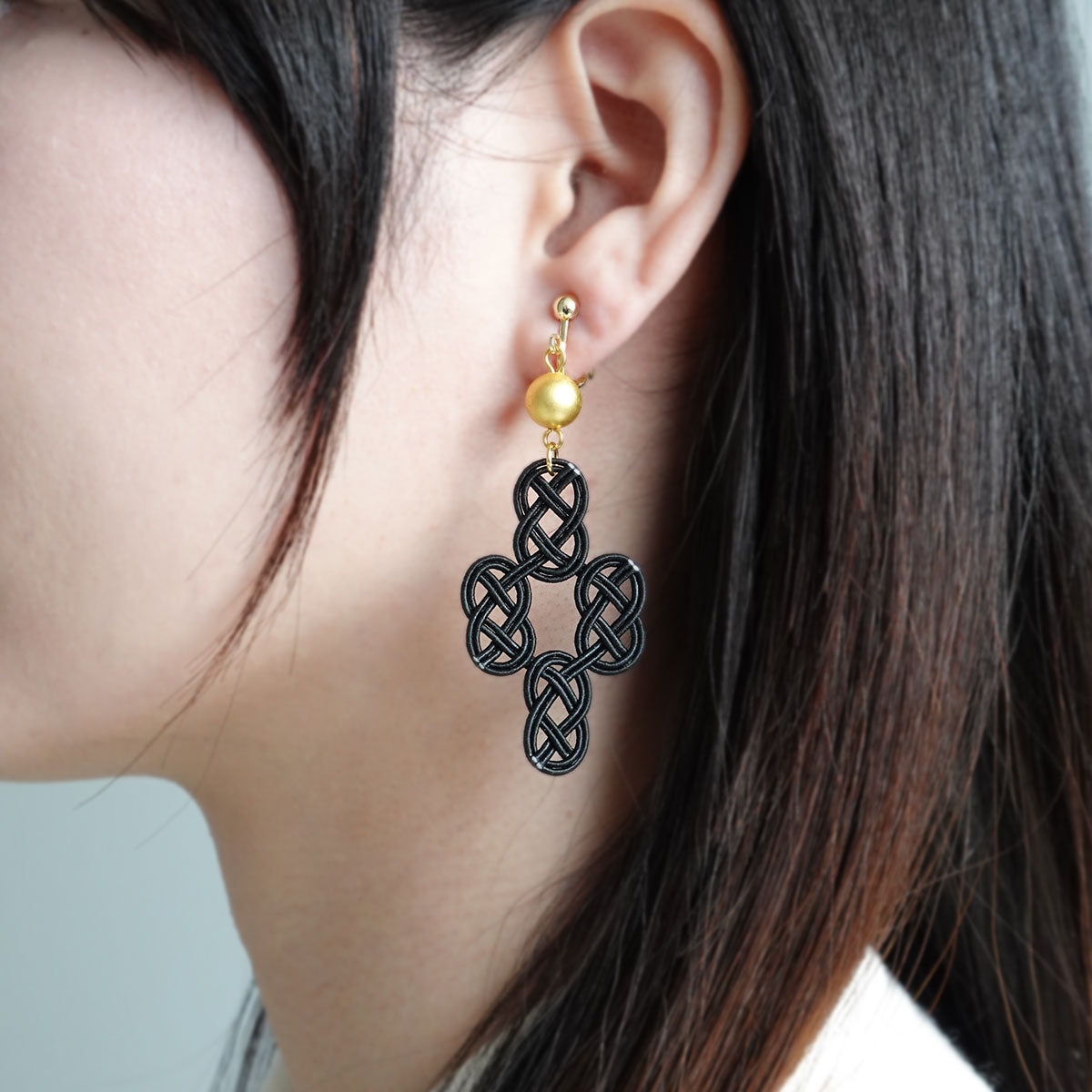 Haku Mizuhiki Hachi (Black) Earrings