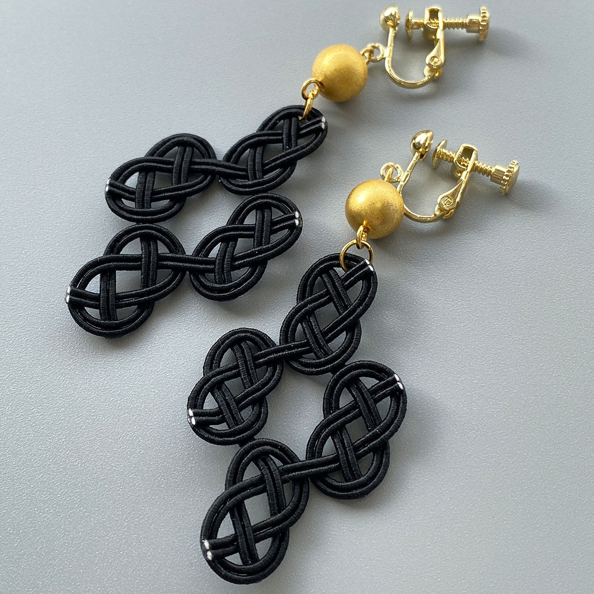 Haku Mizuhiki Hachi (Black) Earrings