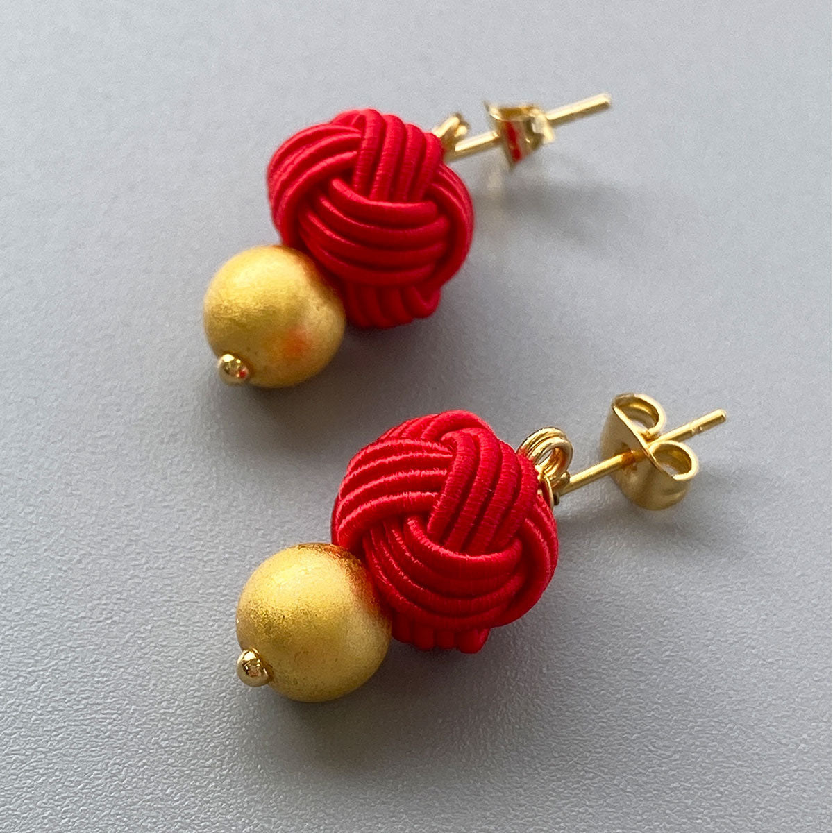 Haku Mizuhiki Tama (Red) Earrings