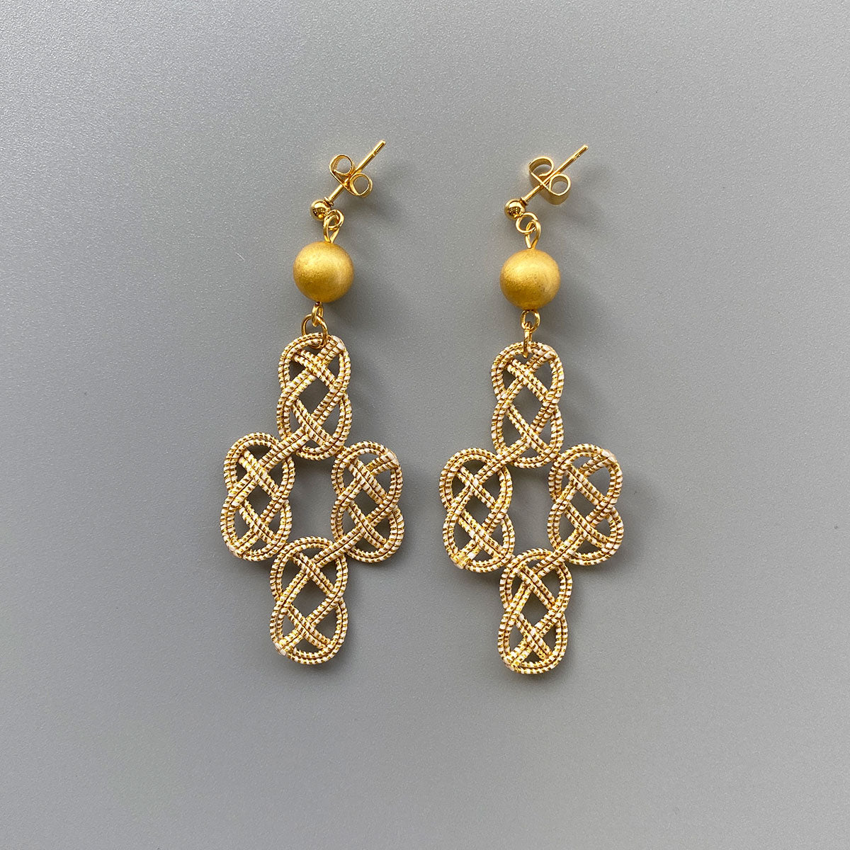 Haku Mizuhiki Hachi (Gold) Earrings/Pierced Earrings