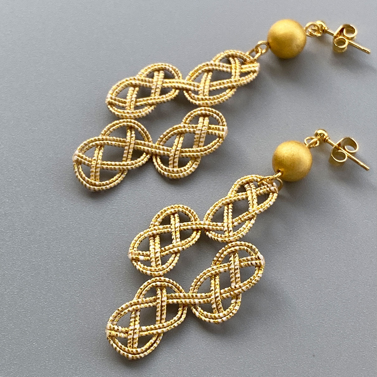 Haku Mizuhiki Hachi (Gold) Earrings/Pierced Earrings