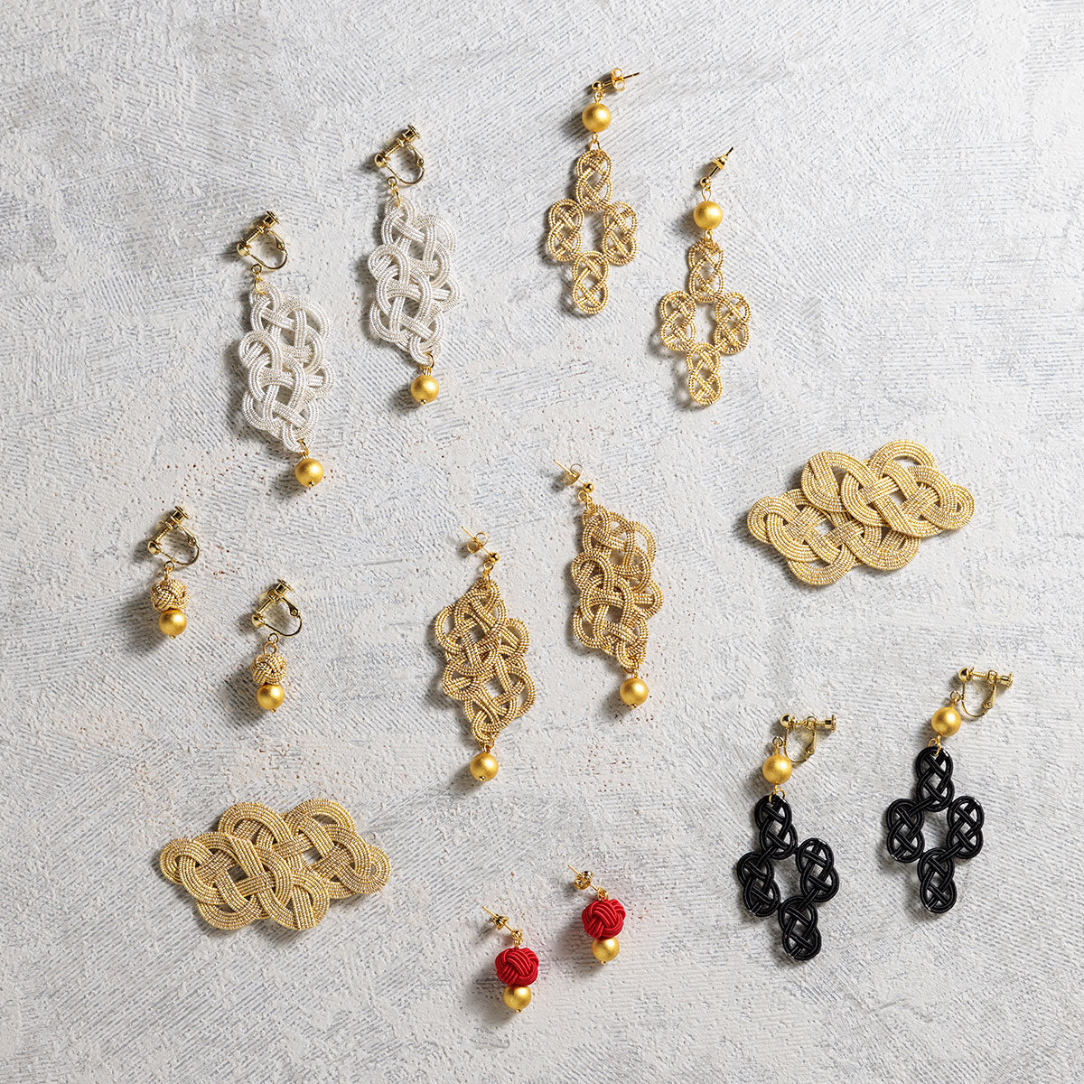 Haku Mizuhiki Hachi (Gold) Earrings/Pierced Earrings
