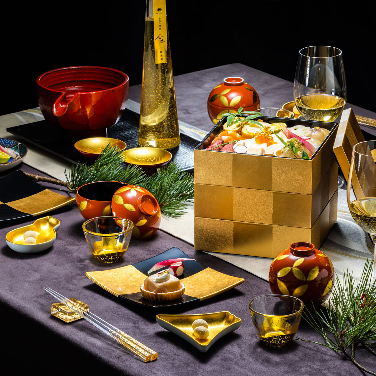 Ichimatsu Three-Tiered Box (Gold)