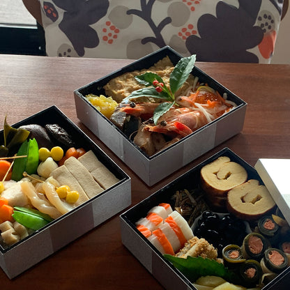 Ichimatsu Three-Tiered Box (Silver)