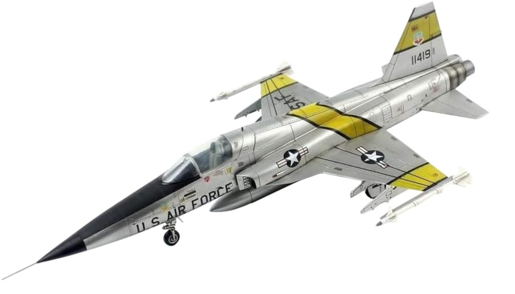 Dream Model 1/72 US Navy F-5E Tiger 2 Early Plastic Model DMO720013
