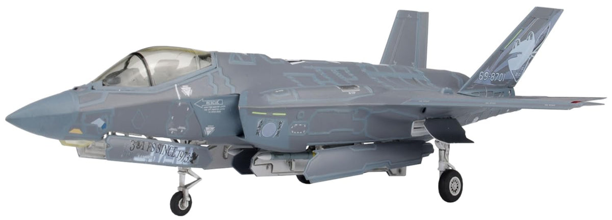 Platz 1/72 Air Self-Defense Force F-35A Lightning II 301st Squadron 50th Anniversary Special Paint Machine Plastic Model TPA-51 (Airplane)
