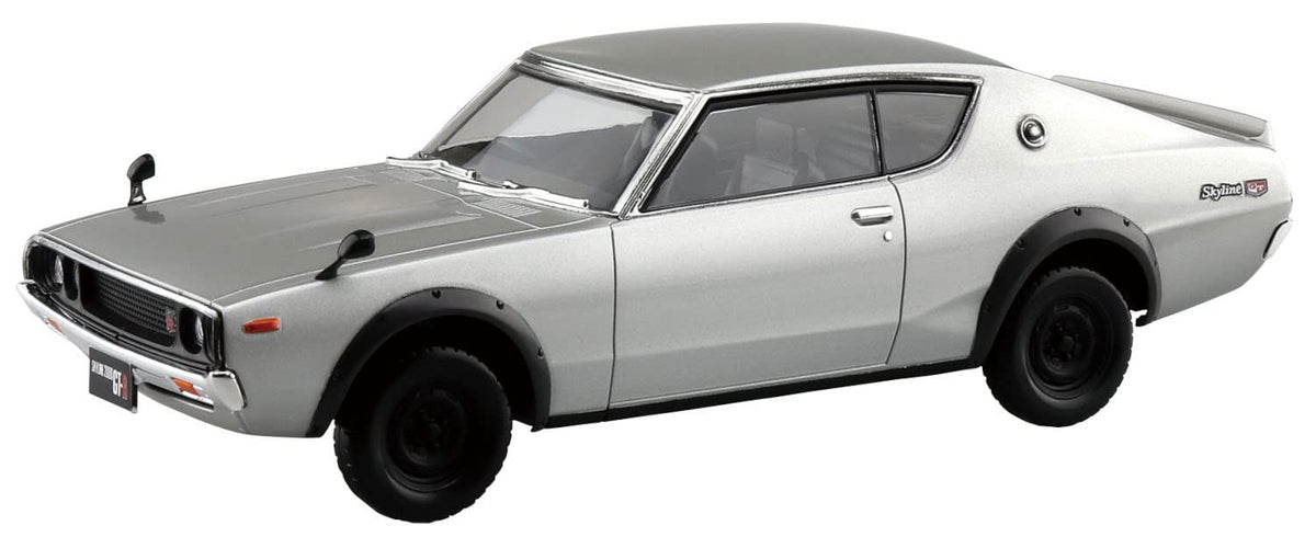 Aoshima Nissan C-110 Skyline GT-R (Silver) 1:32 Scale Plastic Model Kit