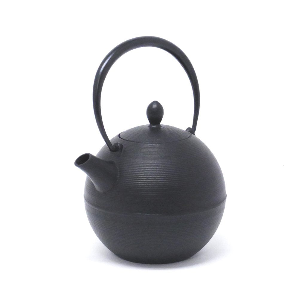Nambu Ironware, Japanese Iron Kettle, Capacity : 20.2 oz. Color: Black