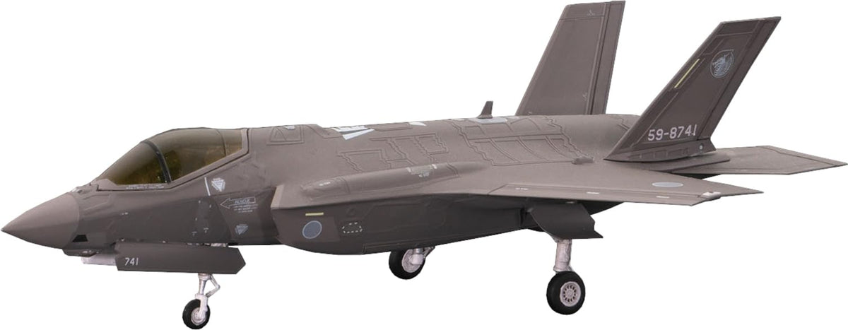 Platz TPA-62 1/72 Air Self-Defense Force F-35A Lightning II 303rd Squadron with Exclusive Etching Parts