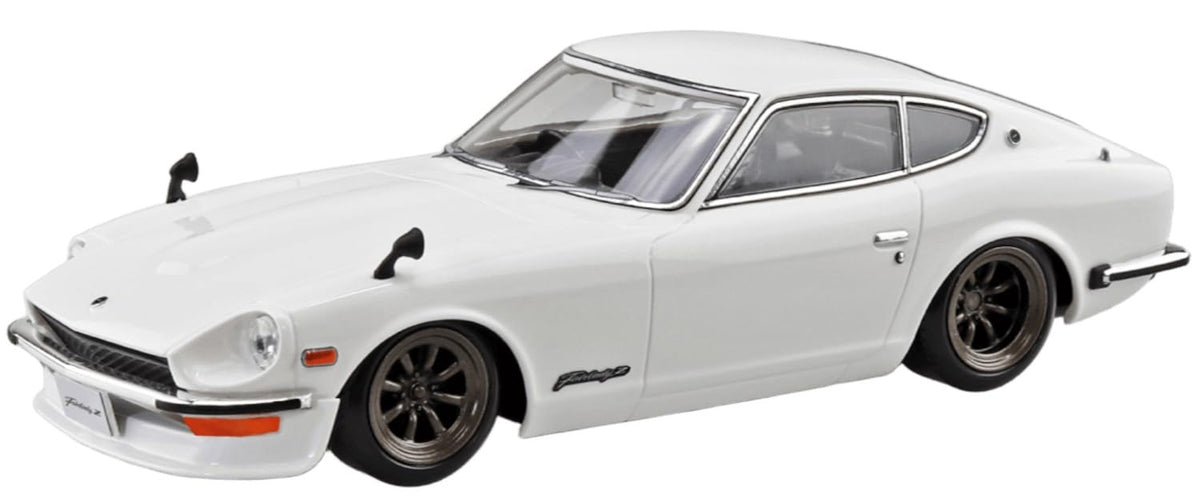 Aoshima Nissan S30 Fairlady Z Custom (White) 1:32 Scale Snap Fit Model Kit