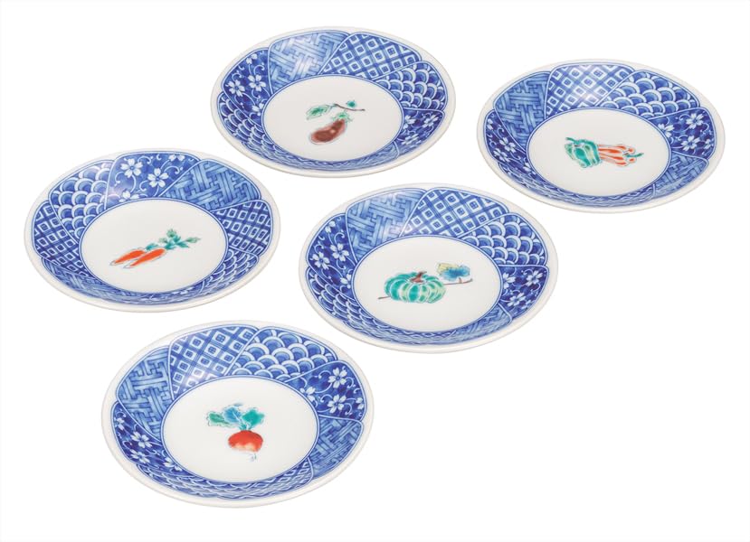 九谷焼いわたや(Kutaniyakiiwataya) Kutani Yakiwataya No. 4.5 Plates, Vegetable Picture Changes K9-42