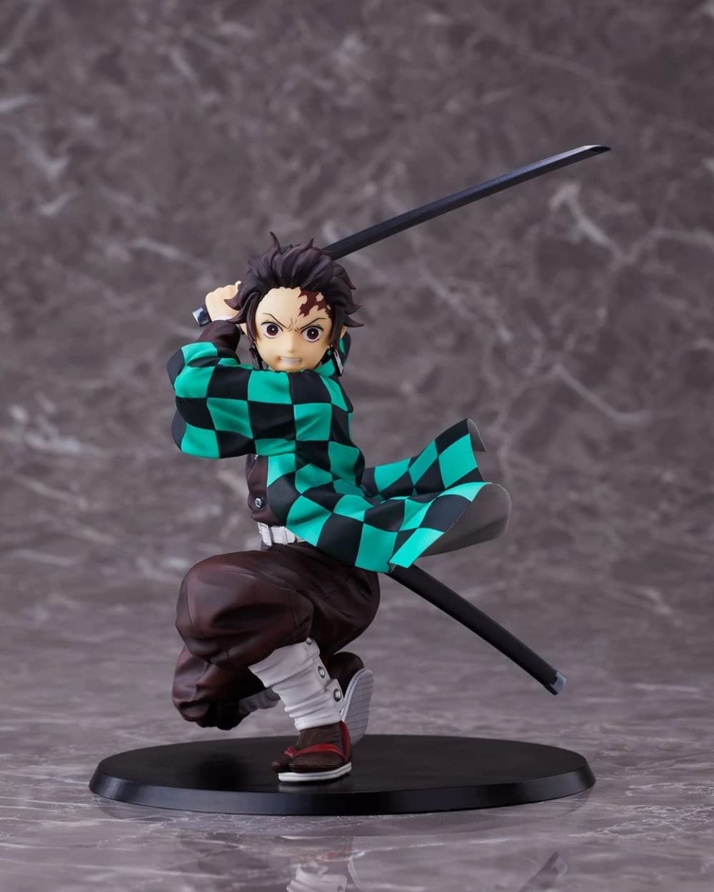 Aniplex Demon Slayer: Kimetsu no Yaiba Tanjiro Kamado 1/8 Scale Figure [Standard Version], Multiple Colors (AOA-13814M)