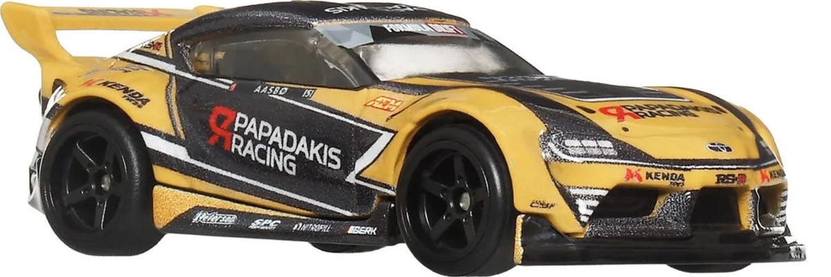 Hot Wheels Team Transport #86 '20 Toyota GR Supra & Fleet Street, Real Riders, Metal/Metal, 1:64 Scale