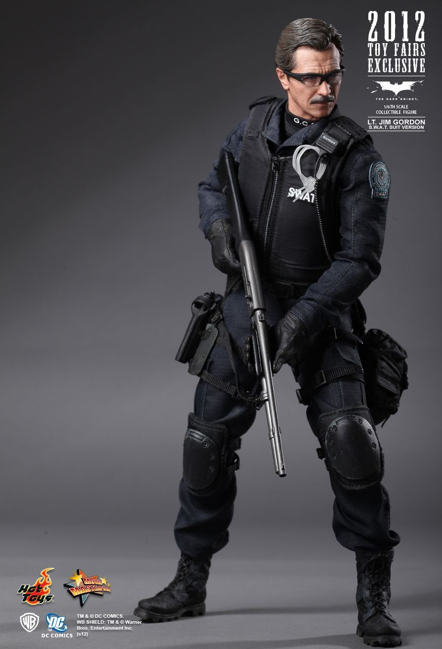 ホットトイズ　『ダークナイト』 １／６スケールフィギュア　ジム・ゴードン警部補（ＧＣＰＤ特殊部隊版）