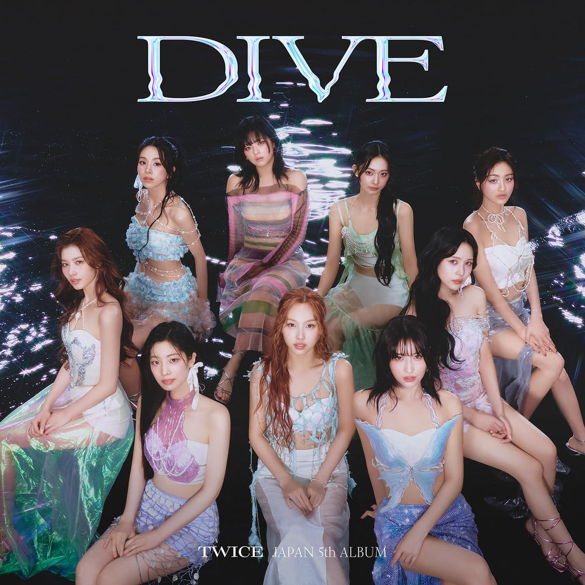 Dive - Version B - incl. 20pg Booklet, Tattoo Sticker, 4-Cut Photo, Transparent Trading Card + 3 Trading Cards