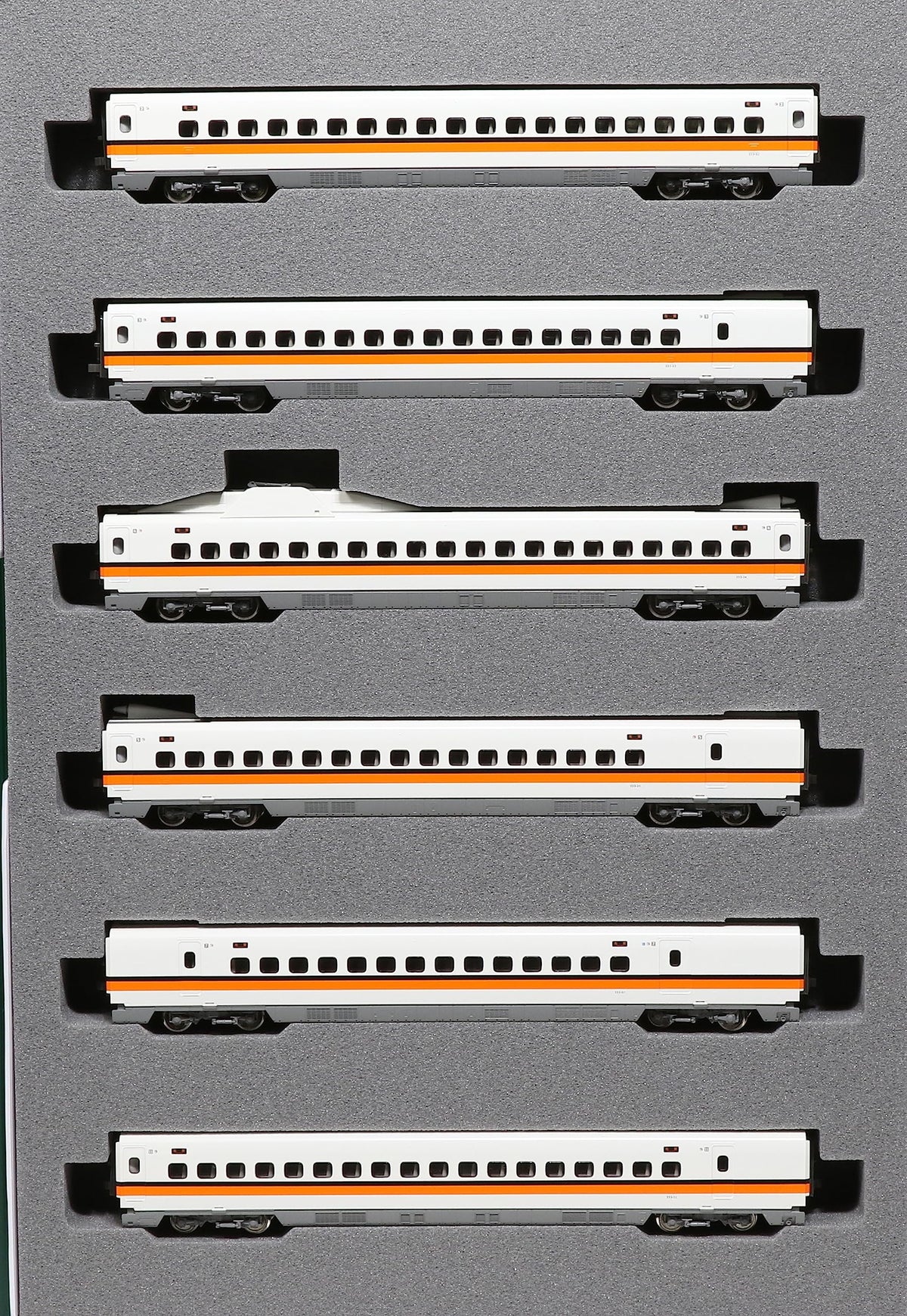 KATO 10-1617 Taiwan Kaju 700T 6-Car Extension Set