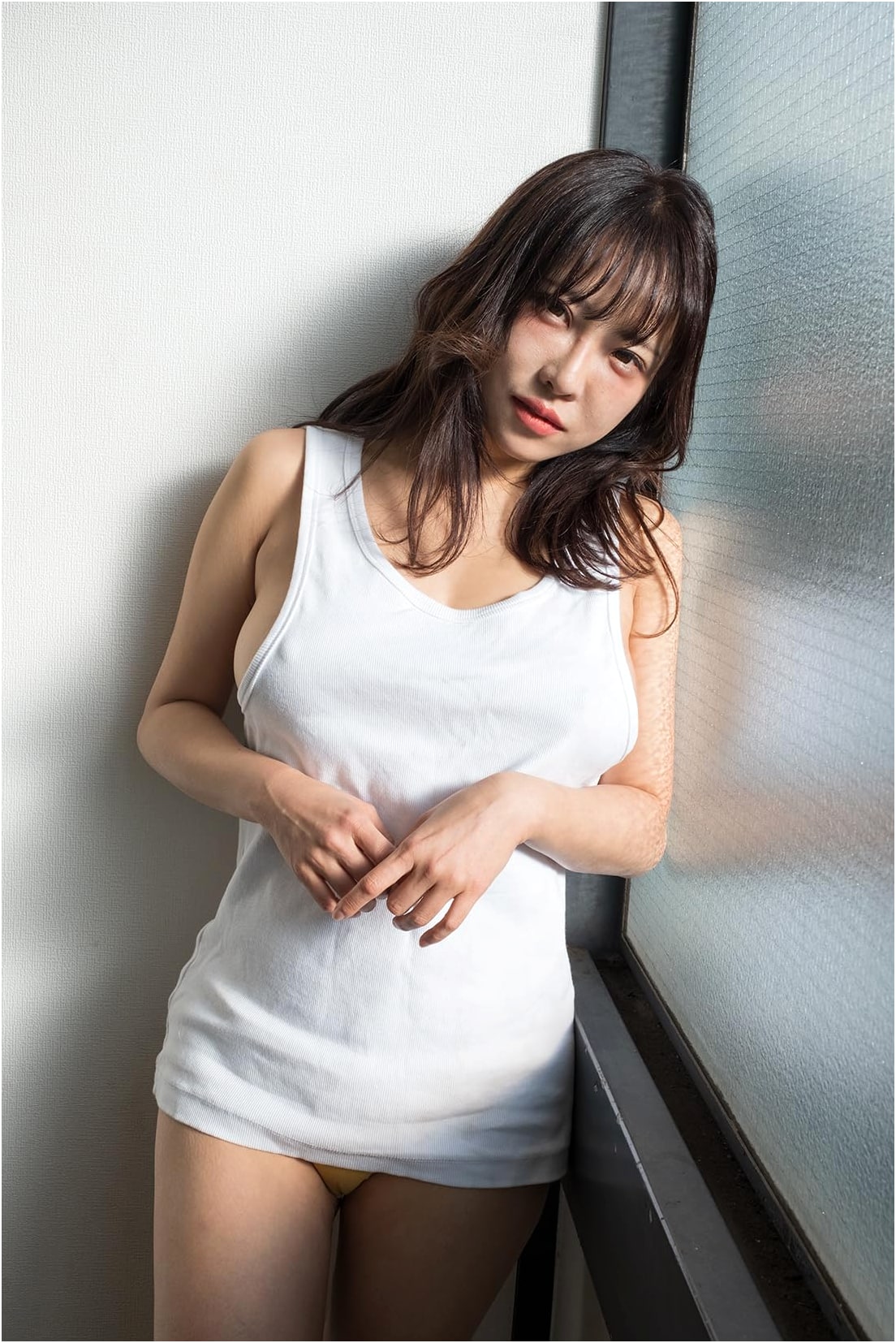 Hotaru Kusakabe Photobook: Red Thread