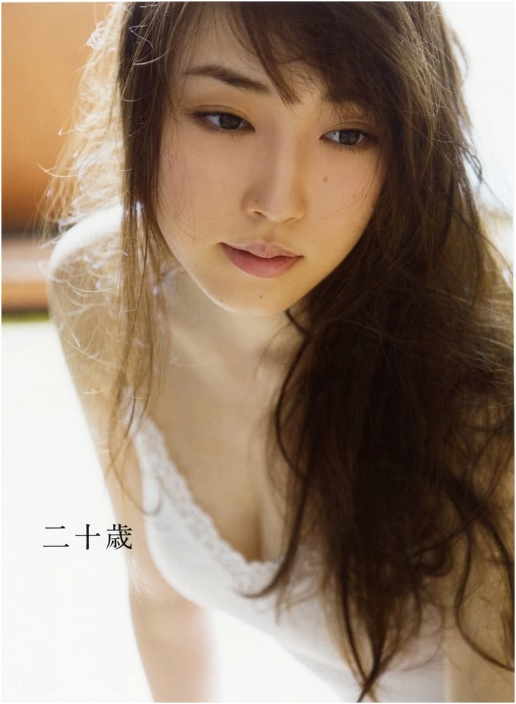 Mizuki Fukumura (Morning Musume. '17) Photo Book: Hatachi (Twenty Years Old)