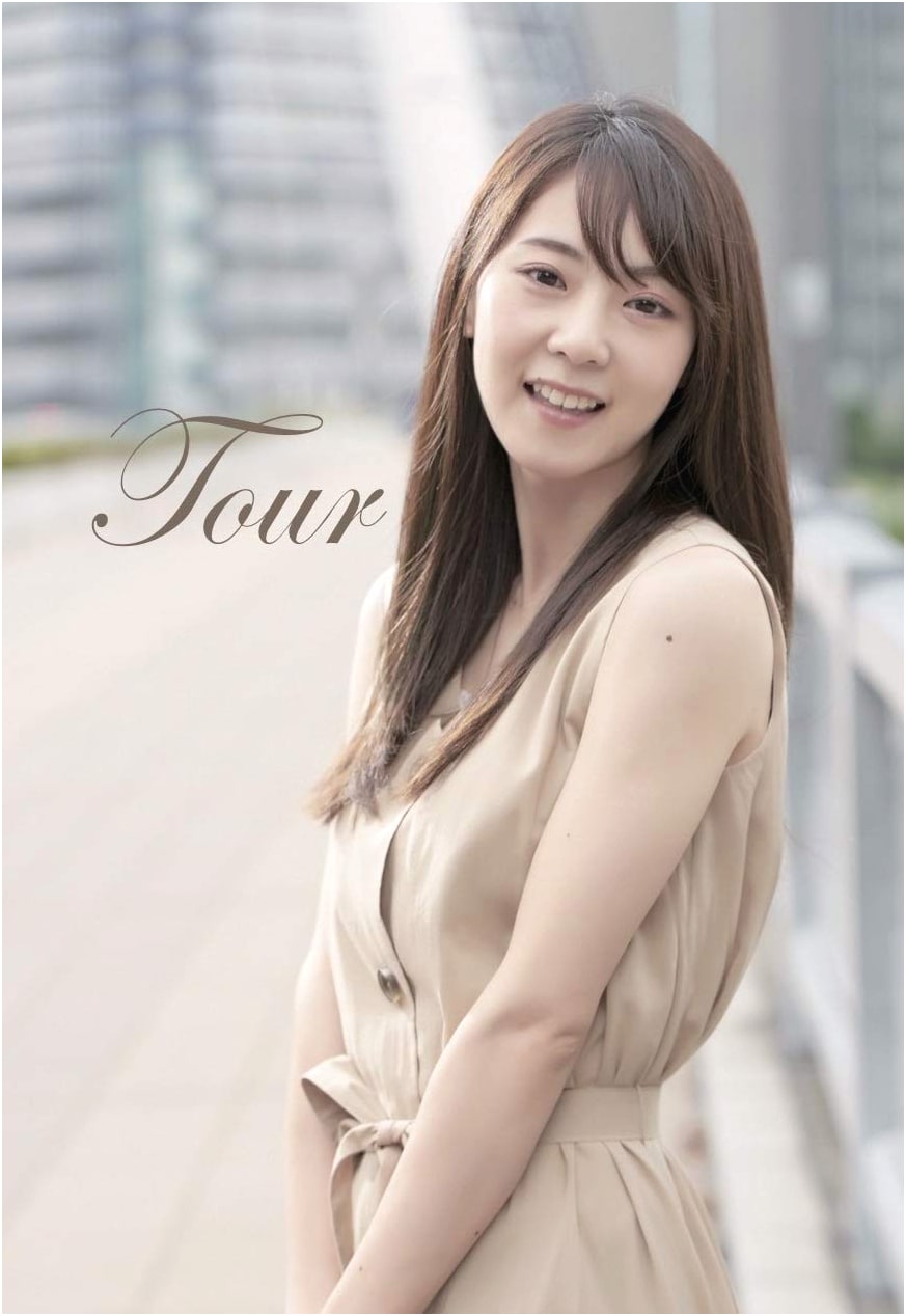 Toki Hiromi's 1st Photobook: "Tour"