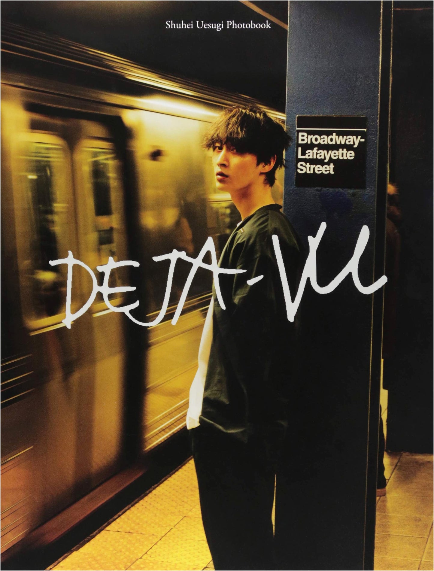 Shuhei Uesugi Photo Book: Deja-Vu (Tokyo News Mook)